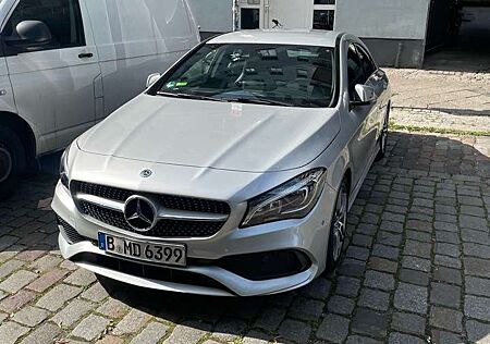 Mercedes-Benz CLA 200 AMG Line