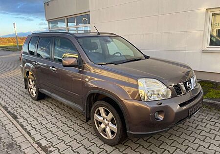 Nissan X-Trail LE 4X4 Xenon/Panorama/Navi/Motor100TKm