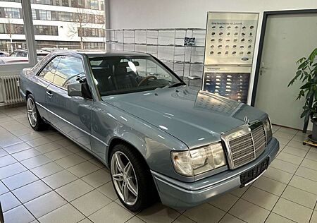 Mercedes-Benz Others CE 300 , Top Zustand Karosserie komplett überarbe