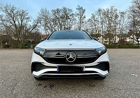 Mercedes-Benz EQA 250 AMG Line+Distr.+Pano…