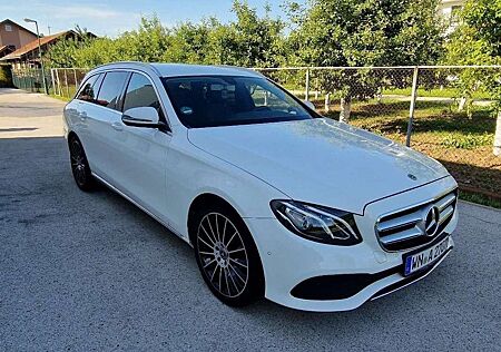 Mercedes-Benz E 200 4Matic (213.243)