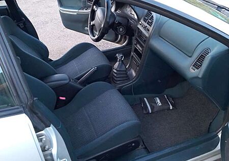 Mazda 323 F 1.5 Comfort