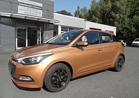 Hyundai i20 blue YES!