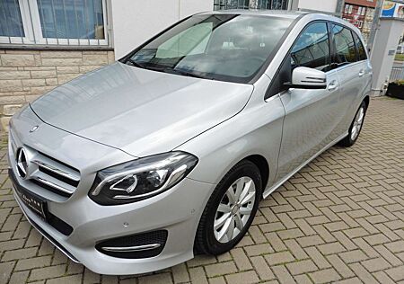 Mercedes-Benz B 180 Style*LED*NAVI*PDC*WR*innen alles schwarz...