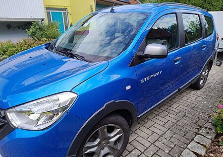Dacia Lodgy SCe 110 ECO-G Stepway Plus