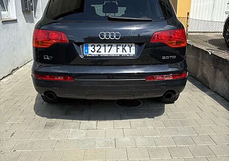 Audi Q7 3.0 TDI DPF quattro tiptronic