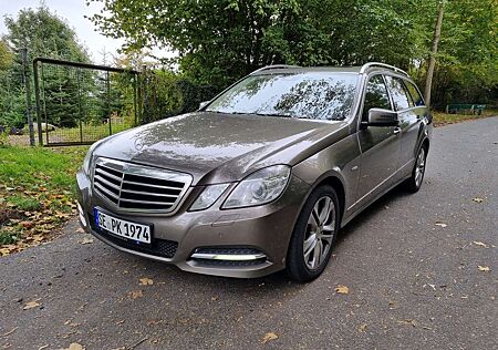 Mercedes-Benz E 350 E-Klasse+T-Modell+Diesel+T+CDI+DPF+4Matic+BlueEFFI