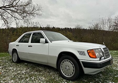 Mercedes-Benz 300 W124/Limo/300TD/4x4 Allrad/Automatik/aus 1.Hand