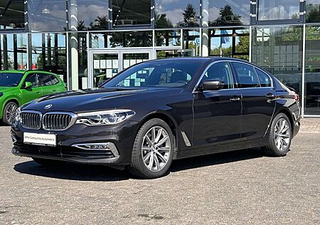 BMW 530 i xDrive Luxury Line / Head-Up Display / WLAN