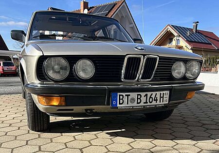BMW 520 i E28 - Rostfrei - Originallack