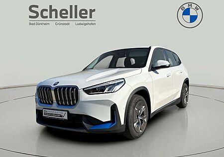 BMW iX1 gebraucht kaufen BMW iX1 xDrive30 DAB LED RFK Parkassistent Shz PDC