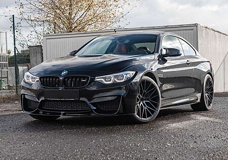 BMW M4 Coupé CARBON/H&K/HEAD UP/20 ZOLL/LED