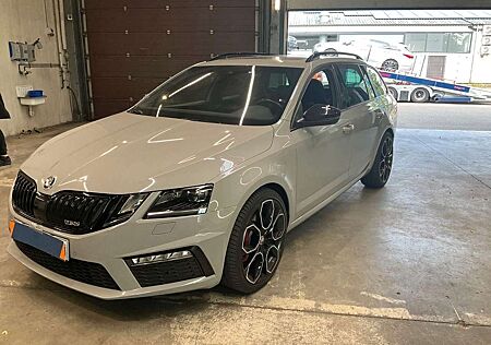 Skoda Octavia Combi RS 60 DSG *SHZ*PAN*NAV*LED*ACC*PDC