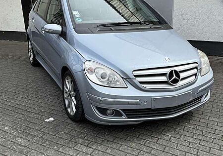 Mercedes-Benz B 200 Turbo Designo