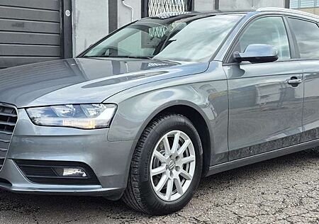 Audi A4 Avant Attraction quattro Navi Tempomat