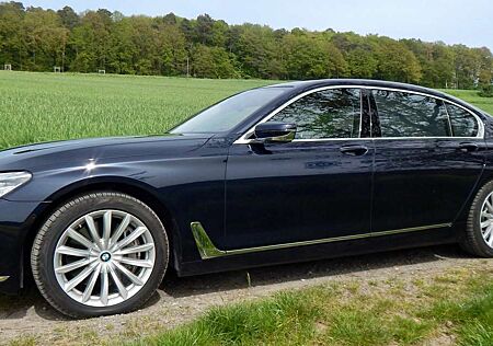 BMW 750Li 750 xDrive B&W Ski Lounch bel. Chef Sitz