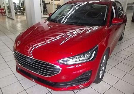 Ford Focus Titanium Style 5trg. + Kamera - Winterpaket