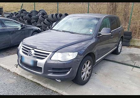 VW Touareg Volkswagen 3.0 V6 TDI DPF Individual