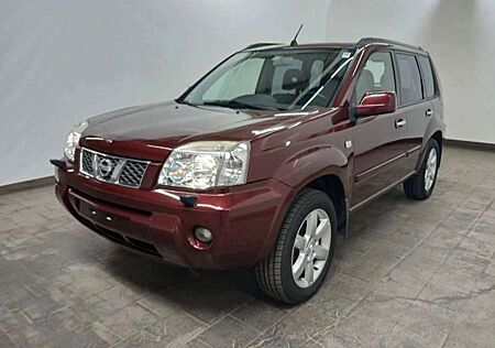 Nissan X-Trail 4x4 elegance 2.5 /PDC/AHK/XENON