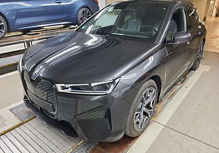 BMW iX 40 xDRIVE SPORT/SHADOW/LSR/ACC/HuD/PANO/360°