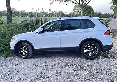 VW Tiguan Volkswagen Active