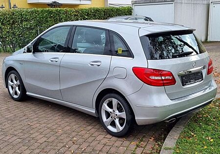 Mercedes-Benz B 180 mit nur 68.514 KM aus Baujahr 2012