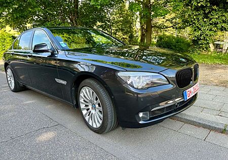 BMW 730 d Aut. SchiebedachSoftcloseBi-XenonScheckh.