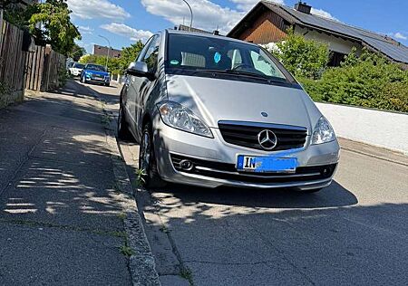 Mercedes-Benz A 150 BlueEFFICIENCY Elegance