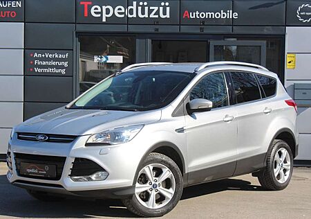 Ford Kuga Titanium 4x4*NAVI*T-LEDER*AHK*KLIMA*SHZ*PDC