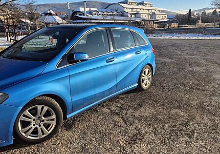 Mercedes-Benz B 180 (BlueEFFICIENCY)