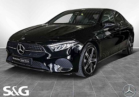Mercedes-Benz A 180 LIMOUSINE+PANO+NIGHTPAKET+KAMERA+LED+18"