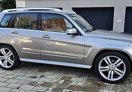 Mercedes-Benz GLK 320 CDI DPF 4Matic 7G-TRONIC Edition 1