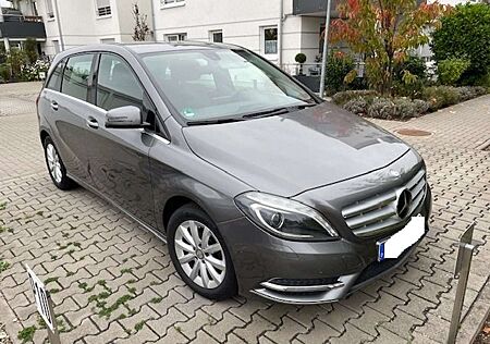 Mercedes-Benz B 180 (BlueEFFICIENCY)