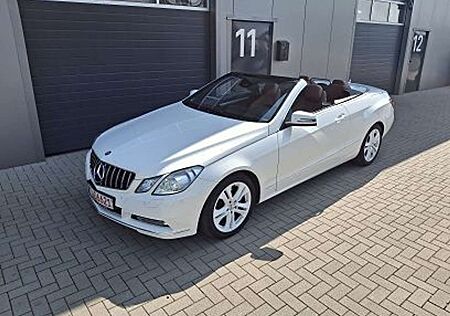 Mercedes-Benz E 200 CGI BlueEfficiency,Automatik,Avantgarde