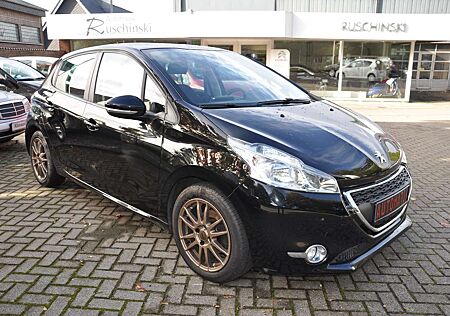 Peugeot 208 1,2 i Automatik Alufelgen 5 türig A/C