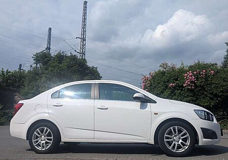 Chevrolet Aveo 1.4 LT+