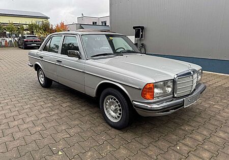 Mercedes-Benz 280 E W123 **1. HAND**