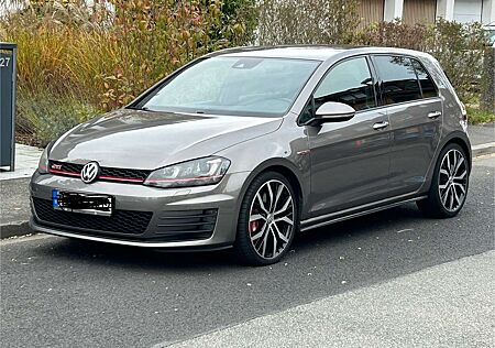 VW Golf GTI Volkswagen Performance BlueMotion Technology DSG