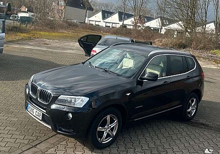 BMW X3 xDrive20 d*Sport Paket*Leder*Navi*Sport Sitz