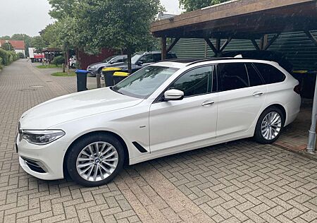 BMW 530d 530 5er Touring Diesel Touring Aut. Luxury Line