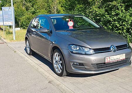 VW Golf Volkswagen VII Lim. Highline BMT*SHZ*PDC*KLIMAAUT*TMP*