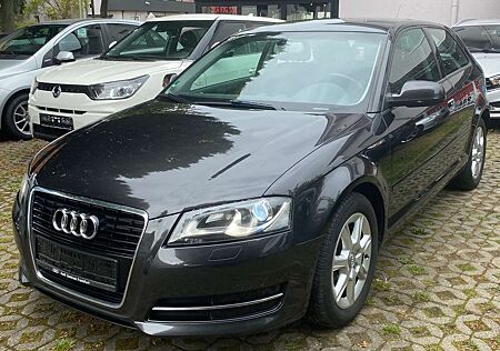 Audi A3 1.4 TFSI Ambiente, 8-fach bereift