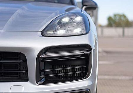 Porsche Cayenne GTS VOLL Luft Pano Burmester AHK HAL Approved