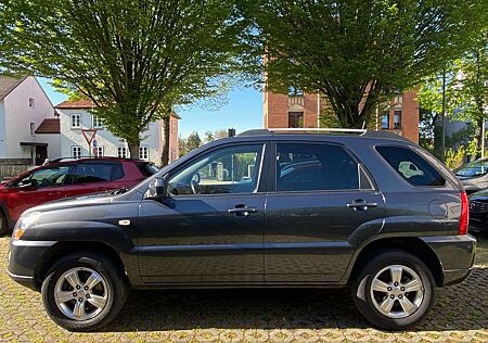 Kia Sportage 2.0 2WD Attract 8-fach bereift, Leder