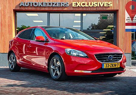 Volvo V40 1.6 T3 Momentum kamera Panodak navi klima Cr