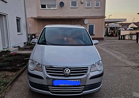 VW Touran Volkswagen Conceptline
