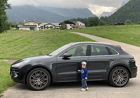 Porsche Macan S