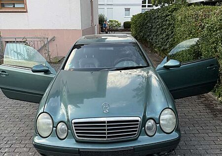 Mercedes-Benz CLK 230 Coupe Kompressor Elegance