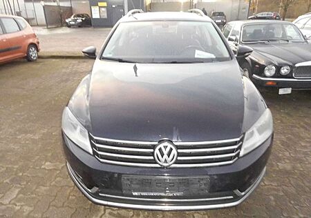 VW Passat Variant Volkswagen Highline BlueMotion DSG/Pano