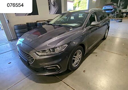 Ford Mondeo Turnier Titanium ACC LED Kam SpurAss ALUS